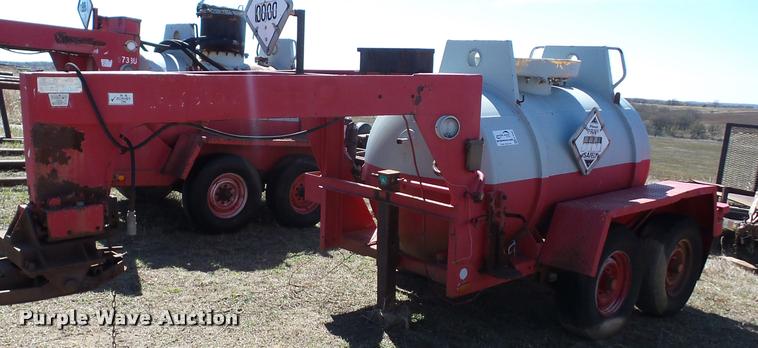 image for item K6481 1987 Halliburton tank trailer