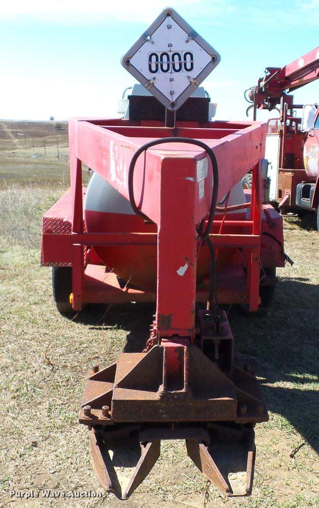 image for item K6481 1987 Halliburton tank trailer