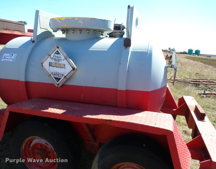 image for item K6481 1987 Halliburton tank trailer