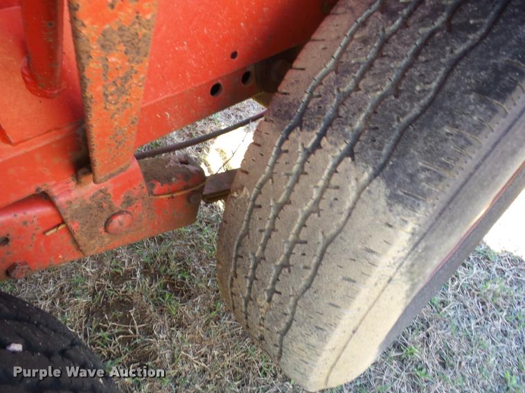 image for item K6481 1987 Halliburton tank trailer