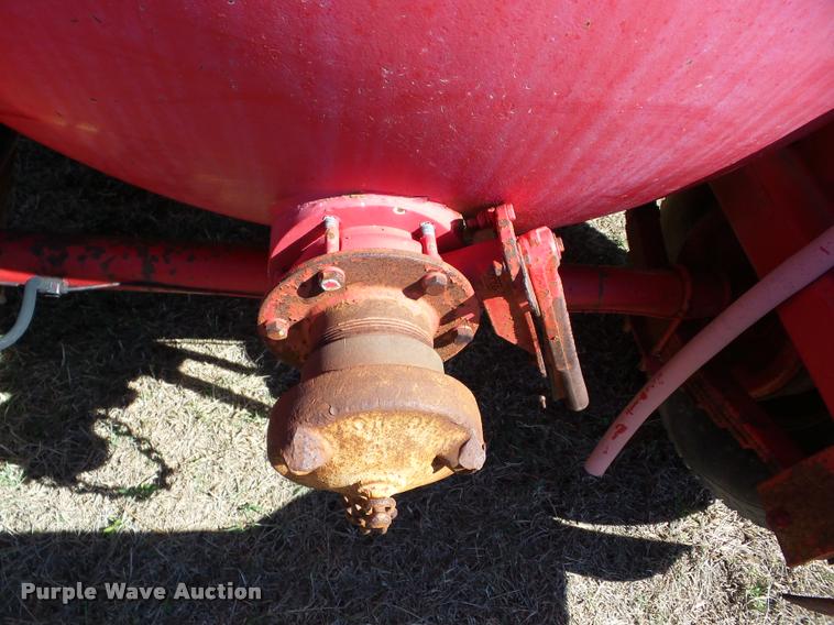 image for item K6481 1987 Halliburton tank trailer