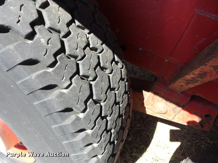 image for item K6481 1987 Halliburton tank trailer