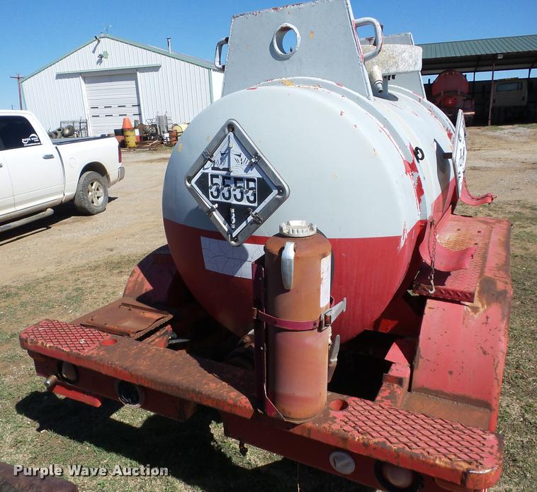 image for item K6482 1981 Halliburton tank trailer