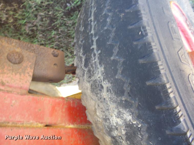 image for item K6482 1981 Halliburton tank trailer