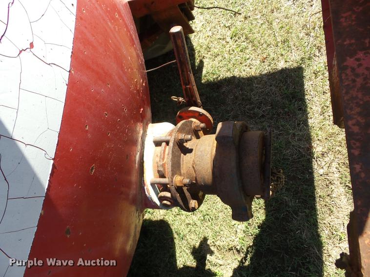 image for item K6482 1981 Halliburton tank trailer