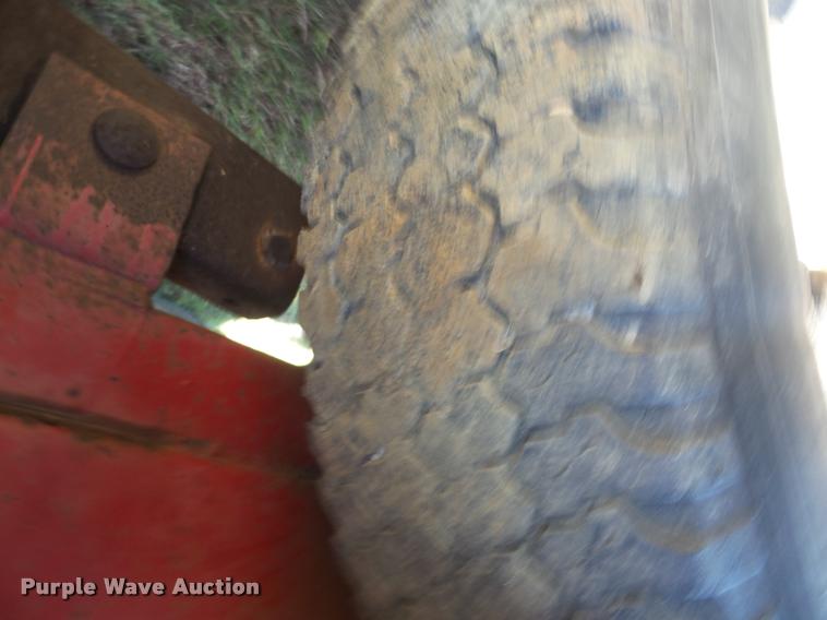 image for item K6482 1981 Halliburton tank trailer