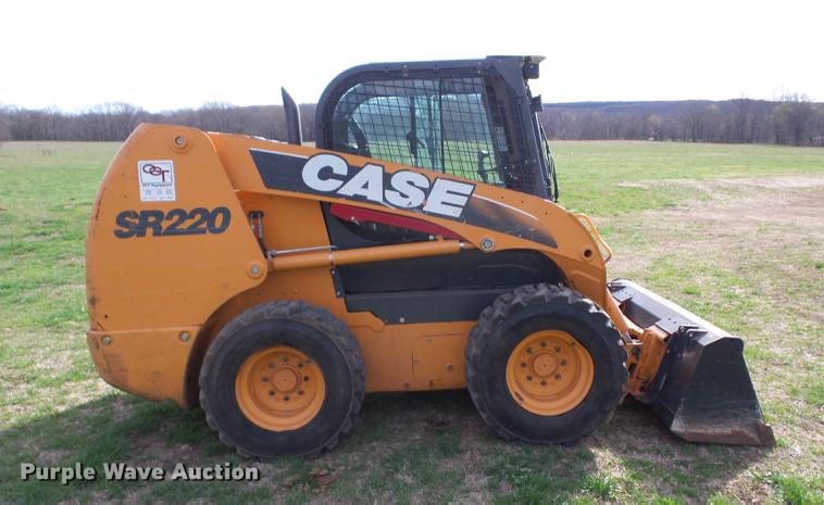 image for item AY9562 2011 Case SR220 skid steer