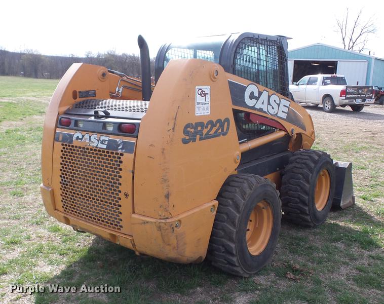 image for item AY9562 2011 Case SR220 skid steer