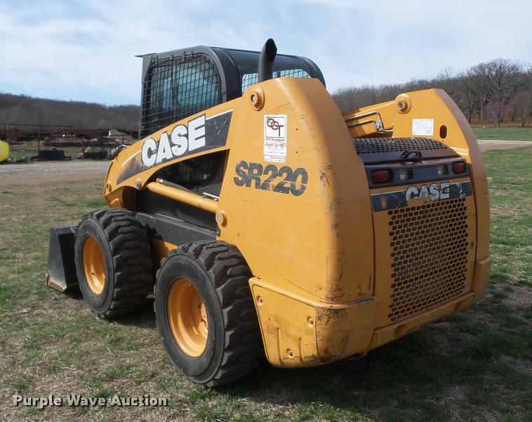 image for item AY9562 2011 Case SR220 skid steer