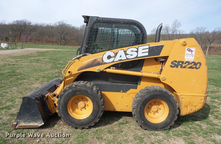 image for item AY9562 2011 Case SR220 skid steer