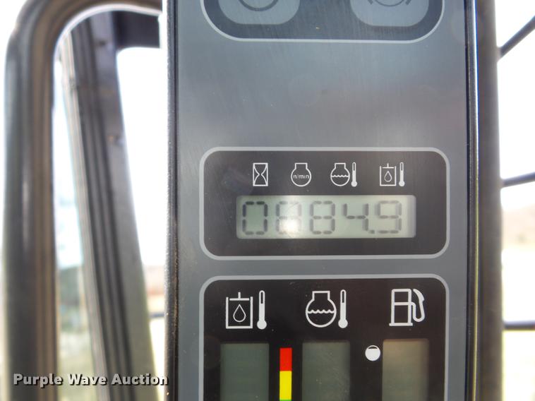 image for item AY9562 2011 Case SR220 skid steer