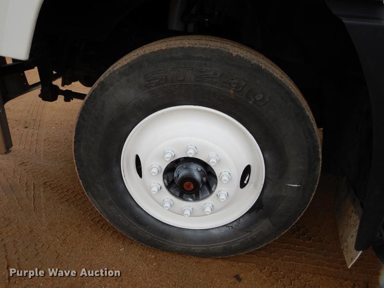 image for item DC0400 2000 Mack CH613 semi truck