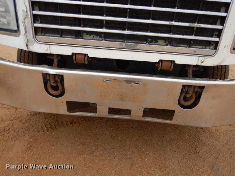 image for item DC0400 2000 Mack CH613 semi truck