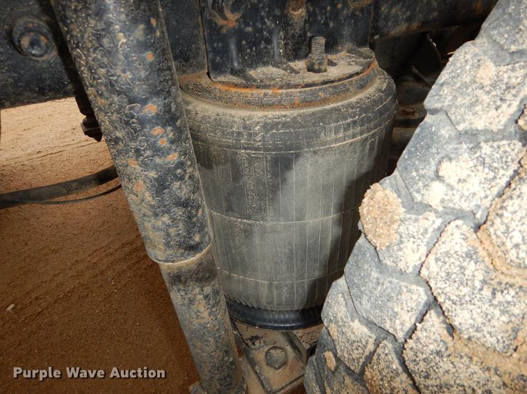 image for item DC0400 2000 Mack CH613 semi truck