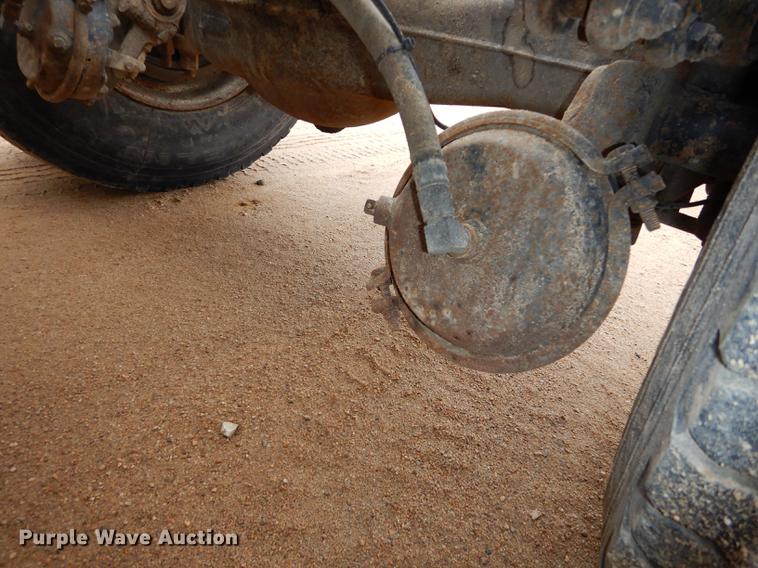 image for item DC0400 2000 Mack CH613 semi truck