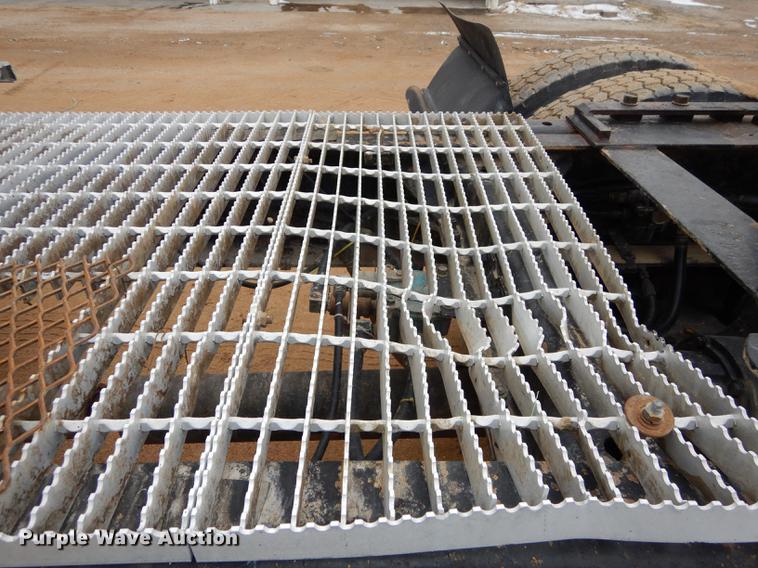 image for item DC0400 2000 Mack CH613 semi truck