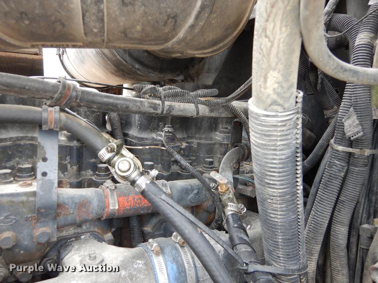 image for item DC0400 2000 Mack CH613 semi truck