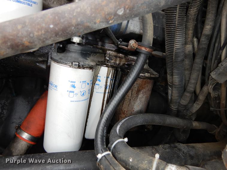 image for item DC0400 2000 Mack CH613 semi truck