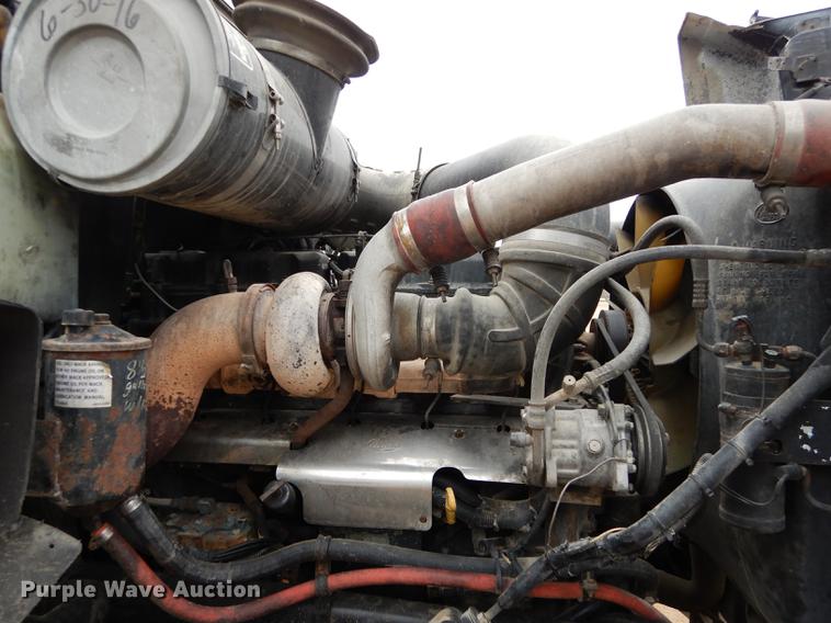 image for item DC0400 2000 Mack CH613 semi truck