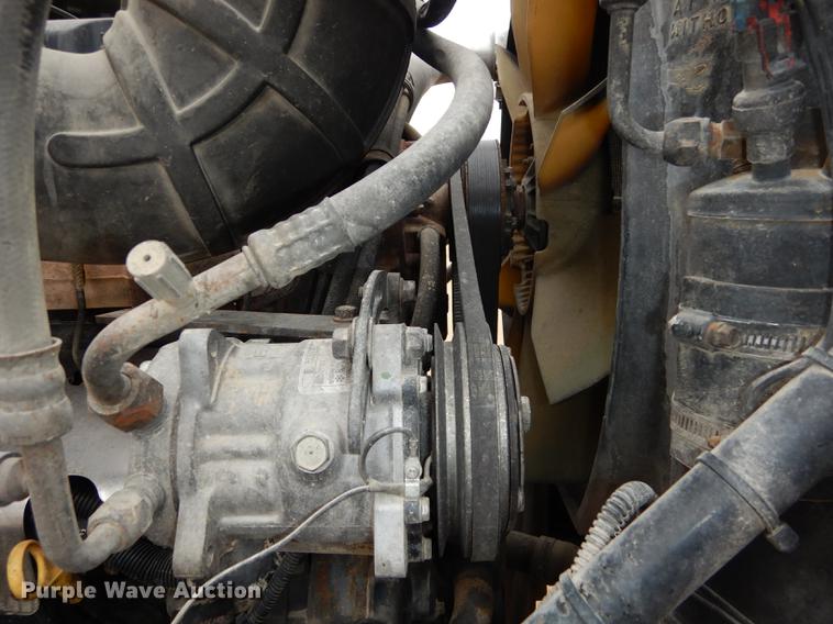 image for item DC0400 2000 Mack CH613 semi truck