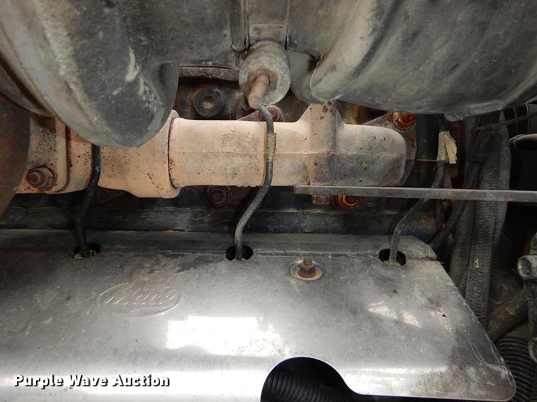 image for item DC0400 2000 Mack CH613 semi truck