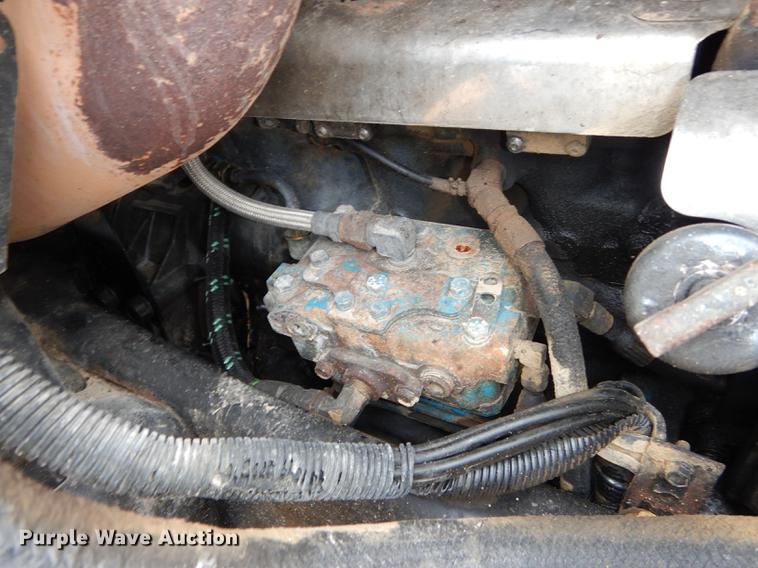 image for item DC0400 2000 Mack CH613 semi truck