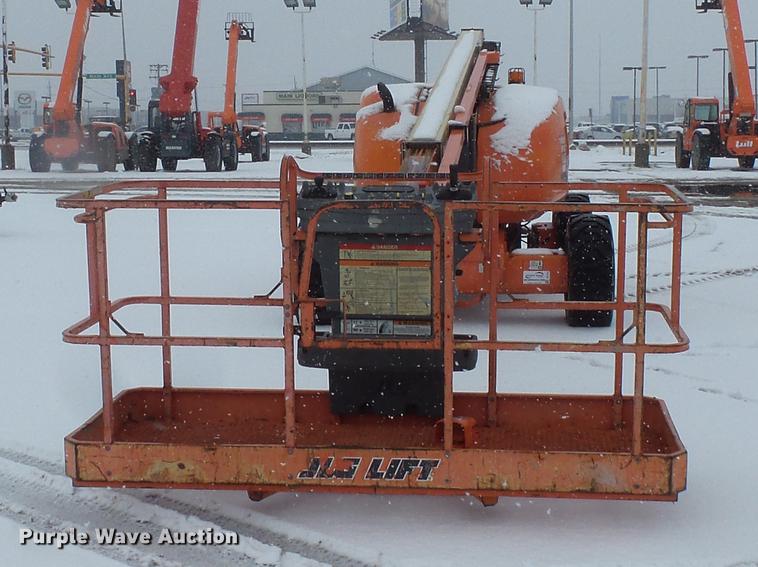 image for item DC1202 1998 JLG 600A boom lift