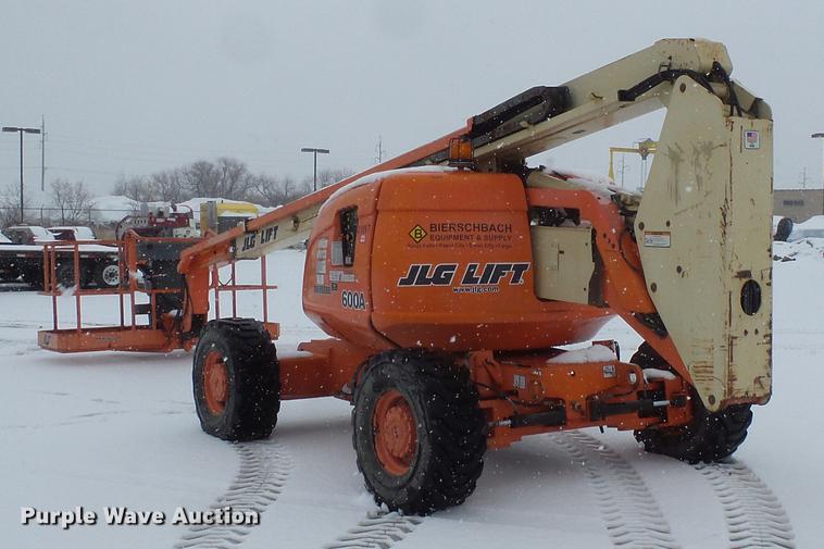image for item DC1202 1998 JLG 600A boom lift