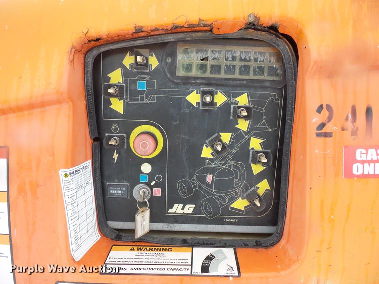 image for item DC1202 1998 JLG 600A boom lift