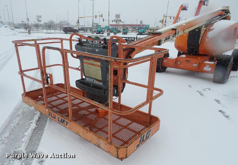 image for item DC1202 1998 JLG 600A boom lift