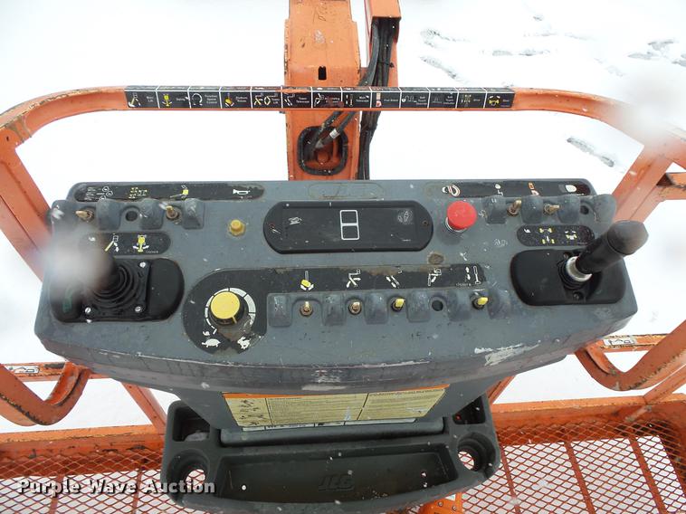 image for item DC1202 1998 JLG 600A boom lift