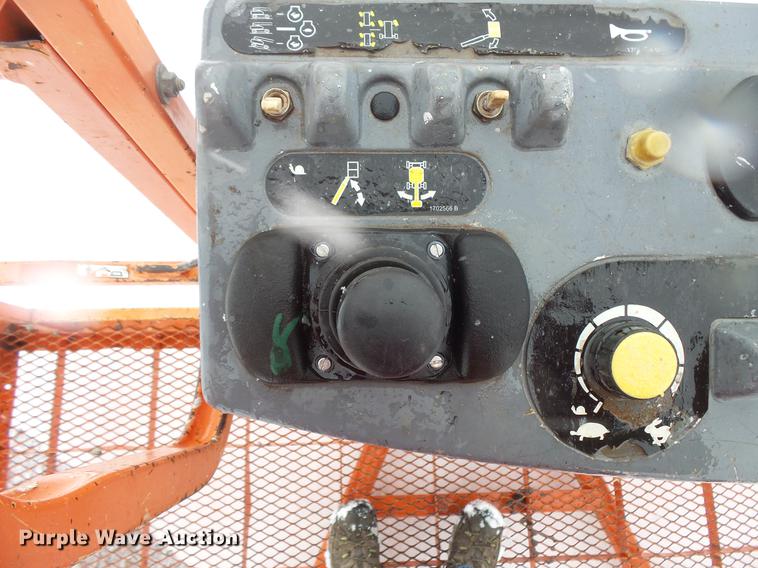 image for item DC1202 1998 JLG 600A boom lift