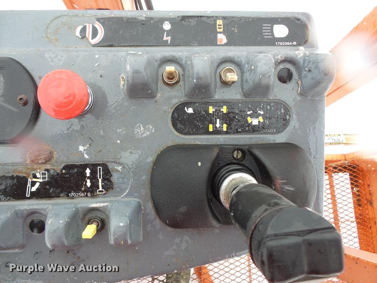 image for item DC1202 1998 JLG 600A boom lift