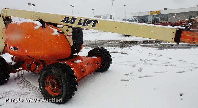image for item DC1202 1998 JLG 600A boom lift