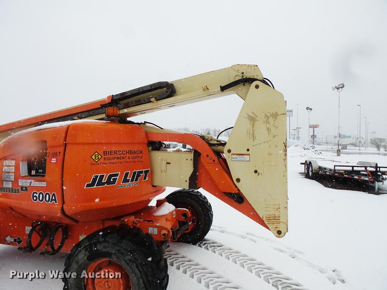 image for item DC1202 1998 JLG 600A boom lift