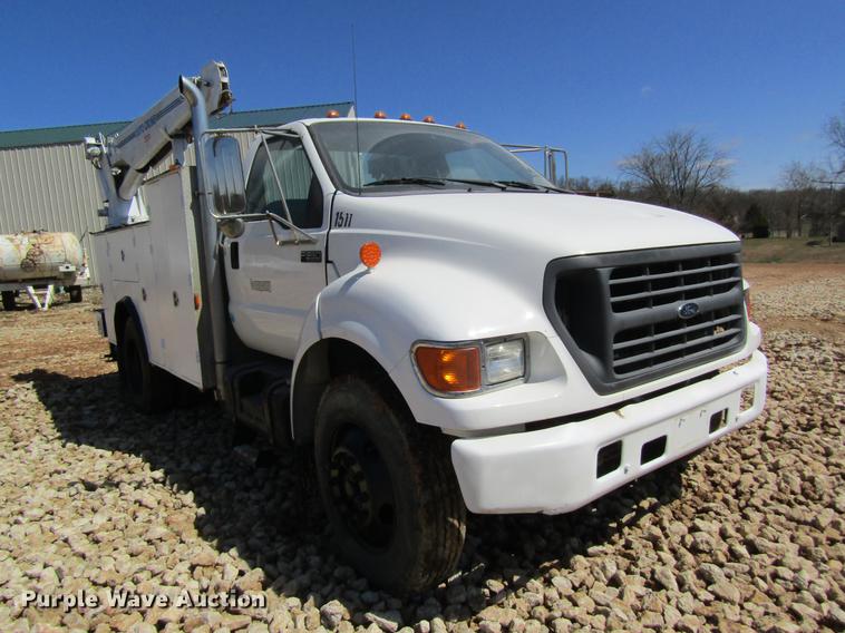 image for item DC4323 2000 Ford F650 service truck