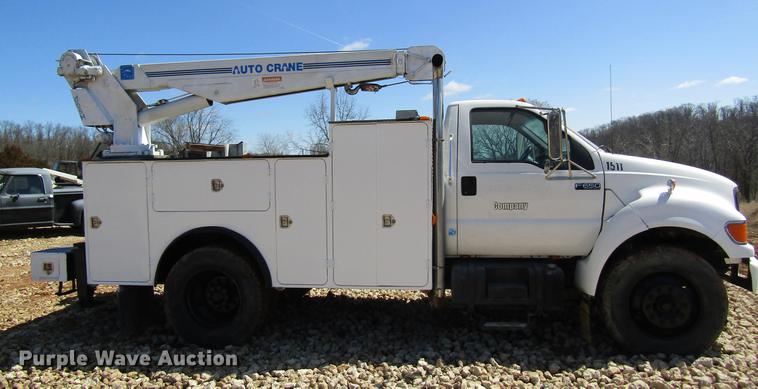 image for item DC4323 2000 Ford F650 service truck