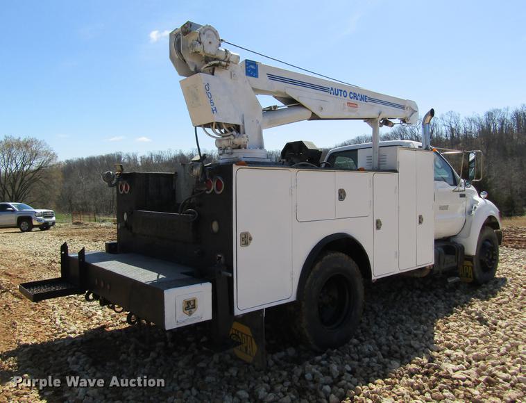 image for item DC4323 2000 Ford F650 service truck