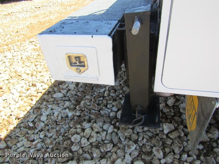 image for item DC4323 2000 Ford F650 service truck