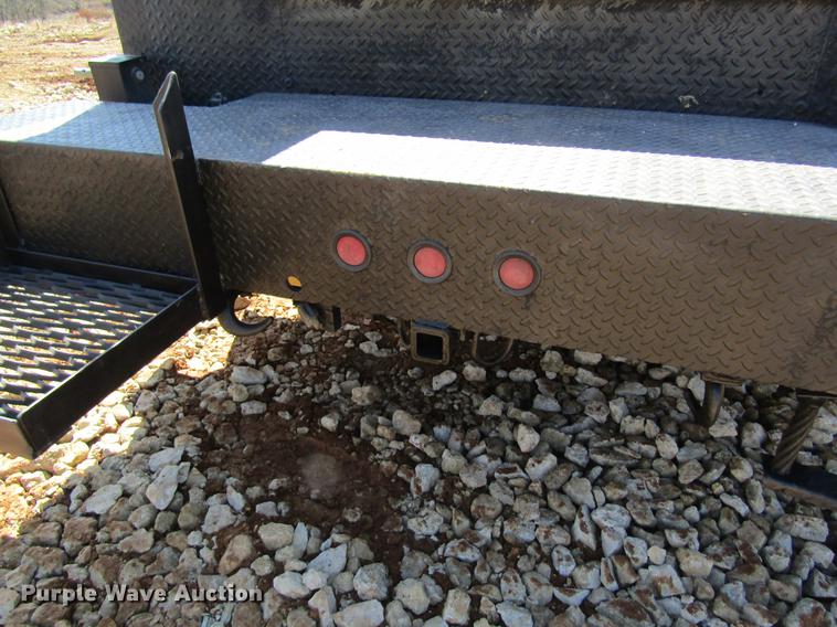 image for item DC4323 2000 Ford F650 service truck