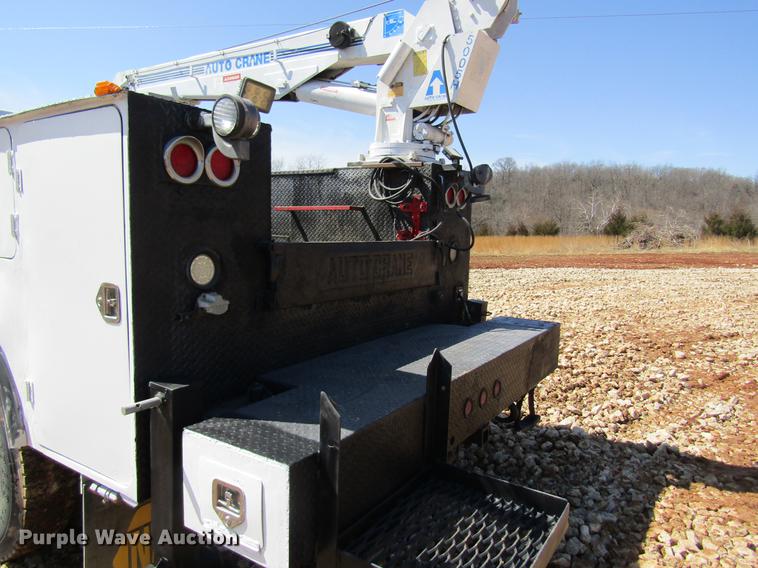 image for item DC4323 2000 Ford F650 service truck