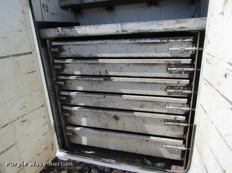 image for item DC4323 2000 Ford F650 service truck