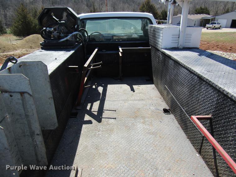 image for item DC4323 2000 Ford F650 service truck