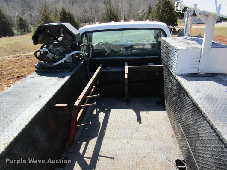image for item DC4323 2000 Ford F650 service truck