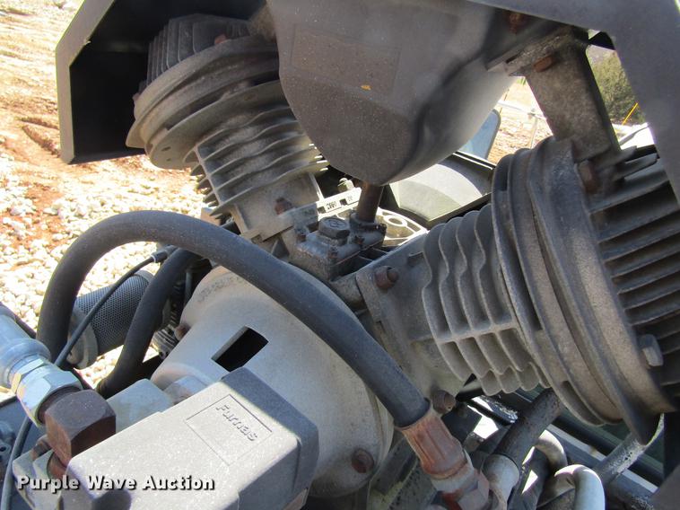 image for item DC4323 2000 Ford F650 service truck