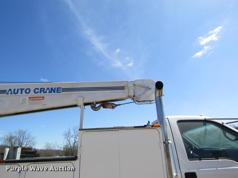 image for item DC4323 2000 Ford F650 service truck