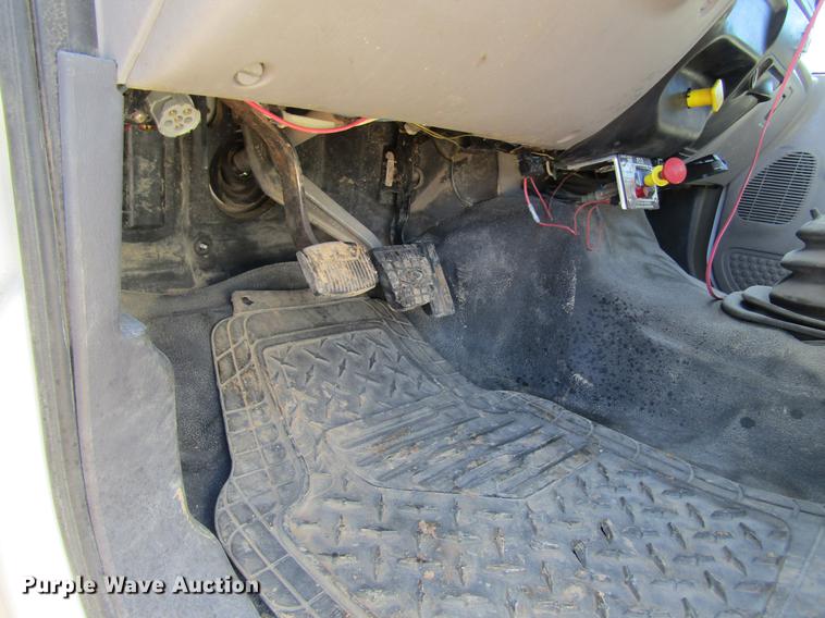 image for item DC4323 2000 Ford F650 service truck