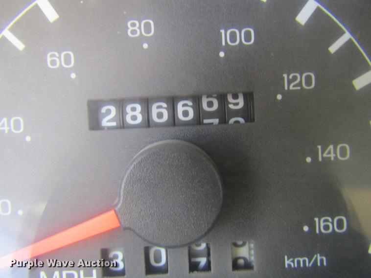 image for item DC4323 2000 Ford F650 service truck