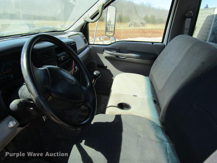 image for item DC4323 2000 Ford F650 service truck