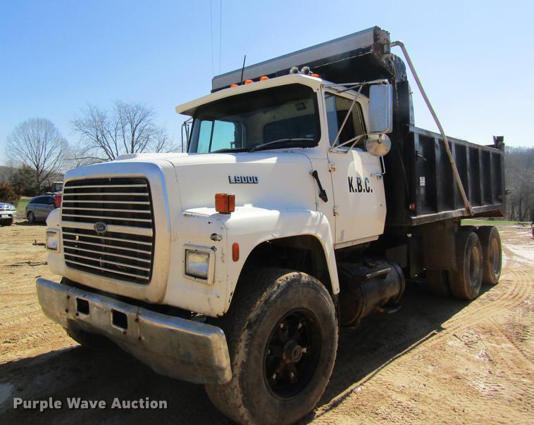 image for item DC4326 1989 Ford LT9000 dump truck